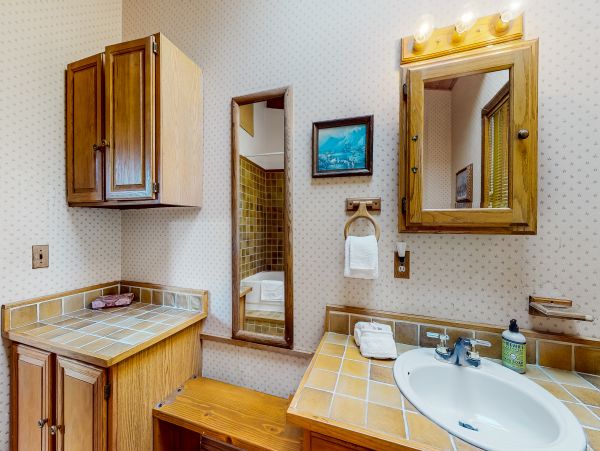 Aspen Home 1010495