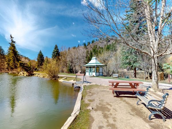 Aspen Home 1010508