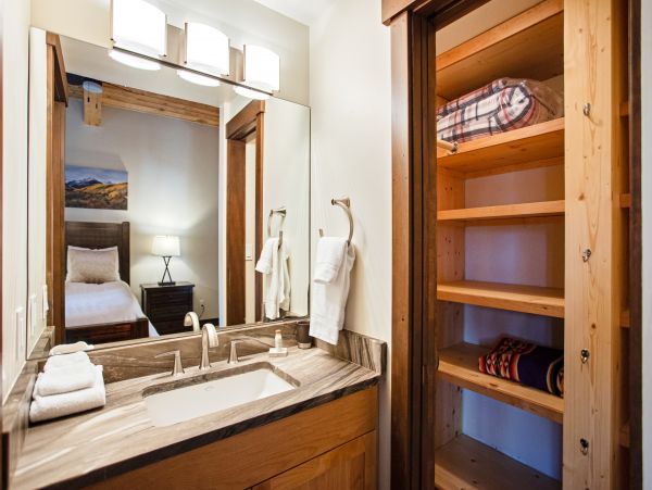 Aspen Home 1010512