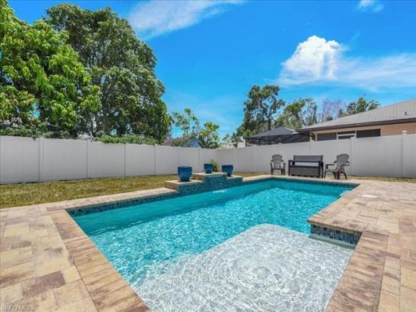 Naples Home 1010520