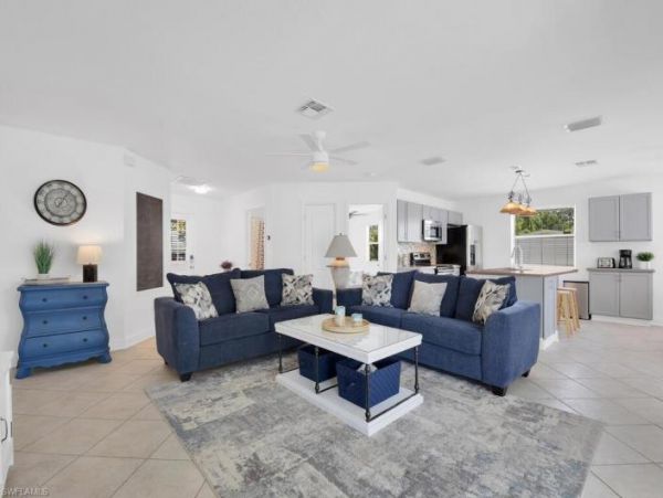 Naples Home 1010520
