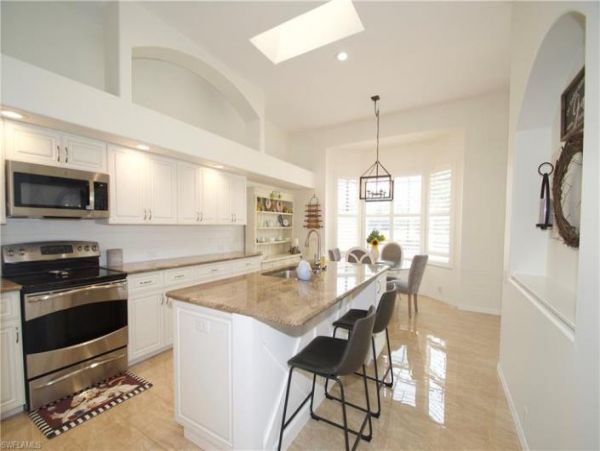 Naples Home 1010521