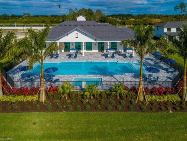 Naples Home 1010522