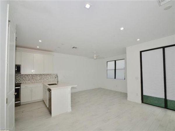 Naples Home 1010522