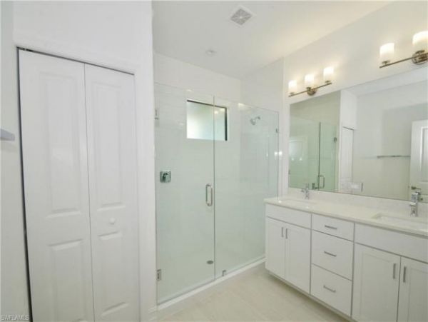 Naples Home 1010522