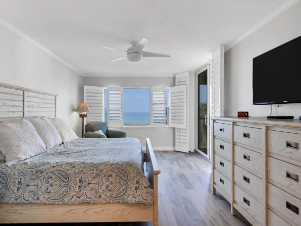 Longboat Key Full Gulf View Beach Condo 2 Bedrooms Plus Office