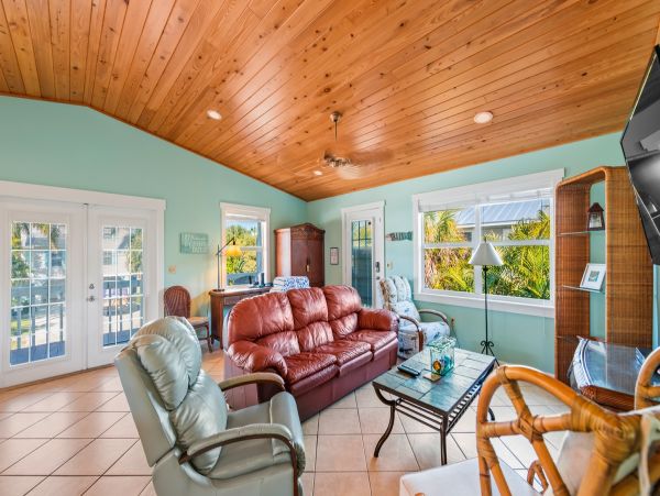 Anna Maria Vacation Home with Pool & Spa Sleeps 10 Guests