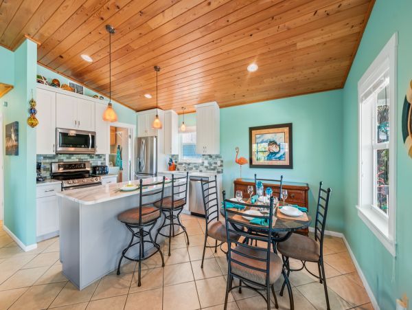 Anna Maria Vacation Home with Pool & Spa Sleeps 10 Guests