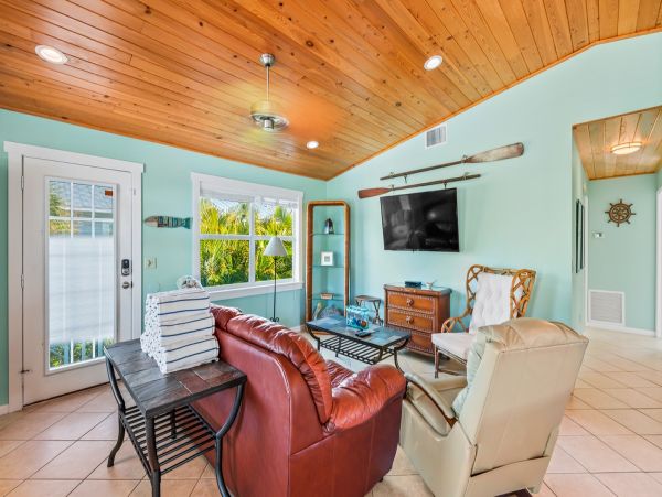 Anna Maria Vacation Home with Pool & Spa Sleeps 10 Guests