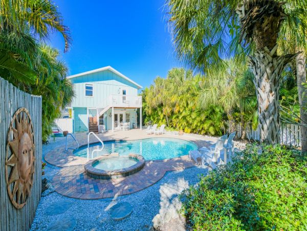 Anna Maria Vacation Home with Pool & Spa Sleeps 10 Guests
