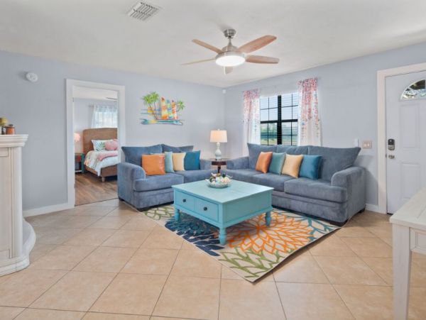 DOWNTOWN NAPLES LOVELY VACATION HOME