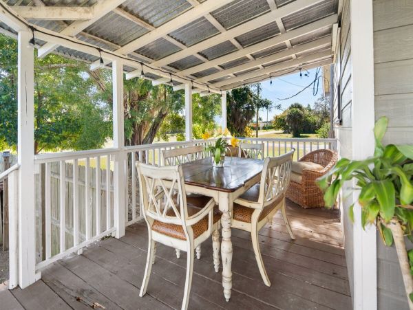 DOWNTOWN NAPLES LOVELY VACATION HOME