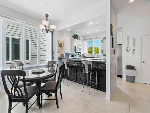 Beautiful 2 Bedroom Condo in Longboat Key Sleeps 4