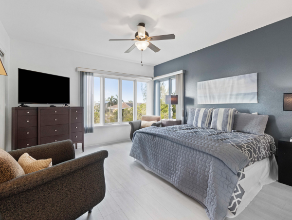 Beautiful 2 Bedroom Condo in Longboat Key Sleeps 4