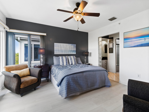 Beautiful 2 Bedroom Condo in Longboat Key Sleeps 4