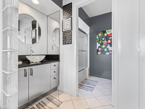 Beautiful 2 Bedroom Condo in Longboat Key Sleeps 4