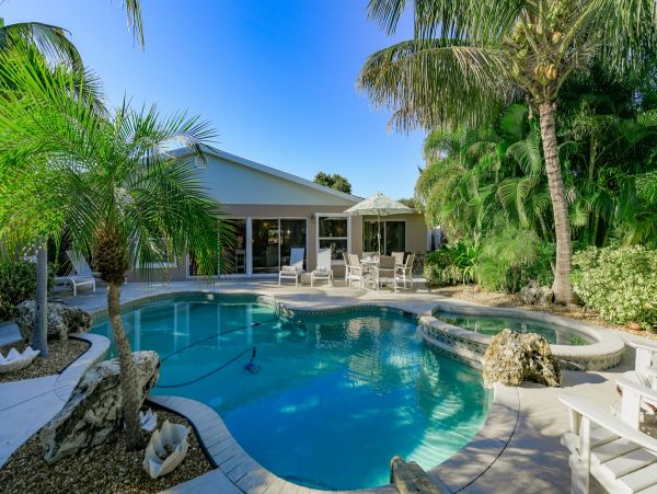 Anna Maria Island Holmes Beach Home 1010551