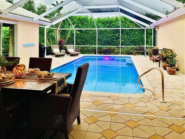 Naples Home 1010554