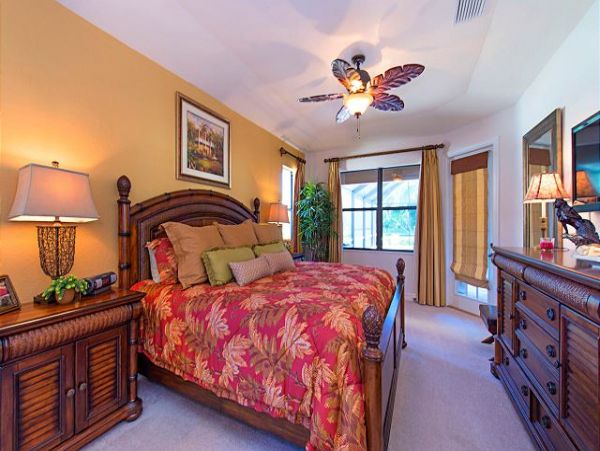 Naples Home 1010556
