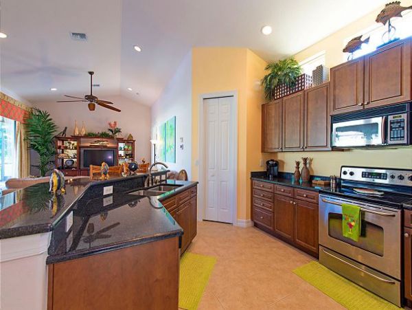 Naples Home 1010556