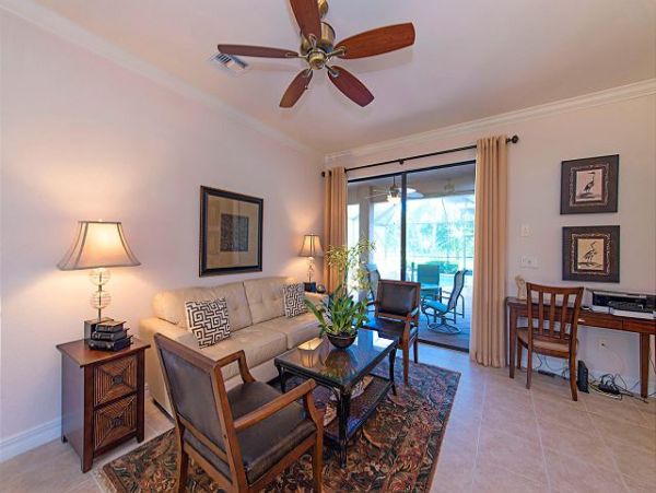 Naples Home 1010556