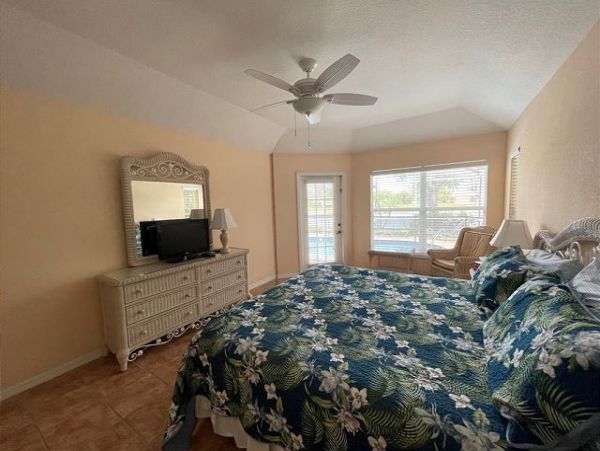 Naples Home 1010558