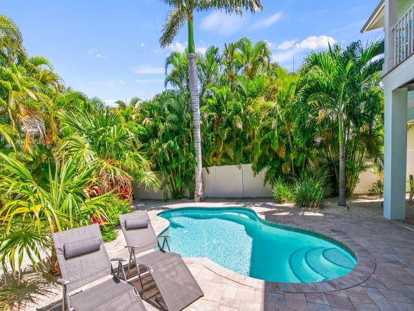 Anna Maria Coastal Vacation Pool Home Sleeps 8 Guests