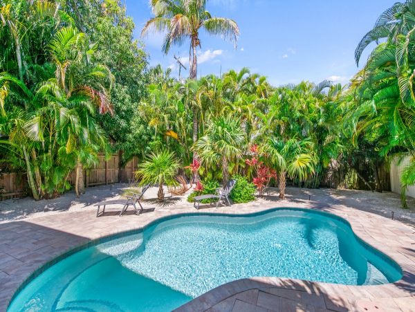 Anna Maria Coastal Vacation Pool Home Sleeps 8 Guests