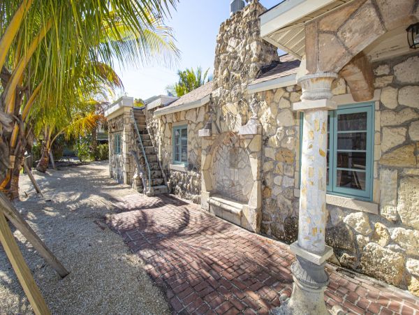 Charming Island Escape: A Classic 