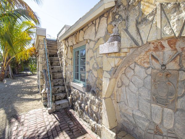 Charming Island Escape: A Classic 