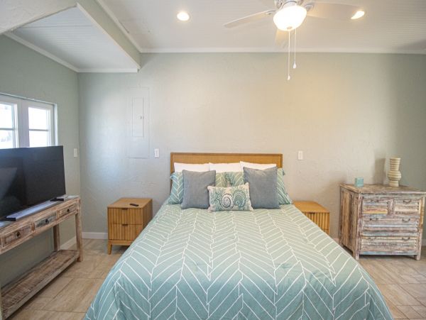 Charming Island Escape: A Classic 