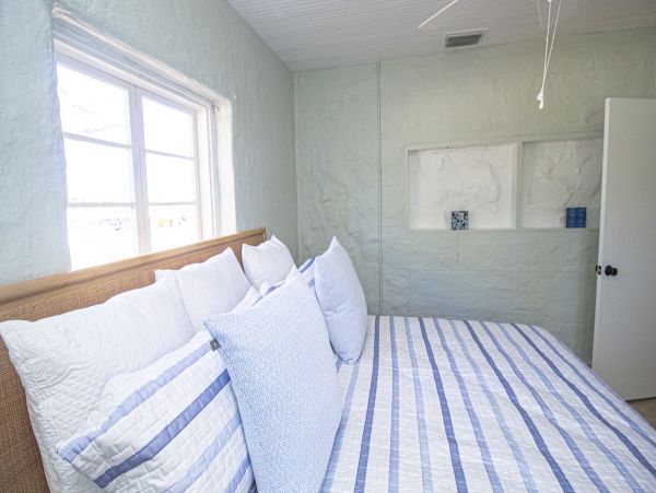 Charming Island Escape: A Classic 