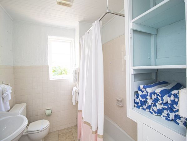 Charming Island Escape: A Classic 