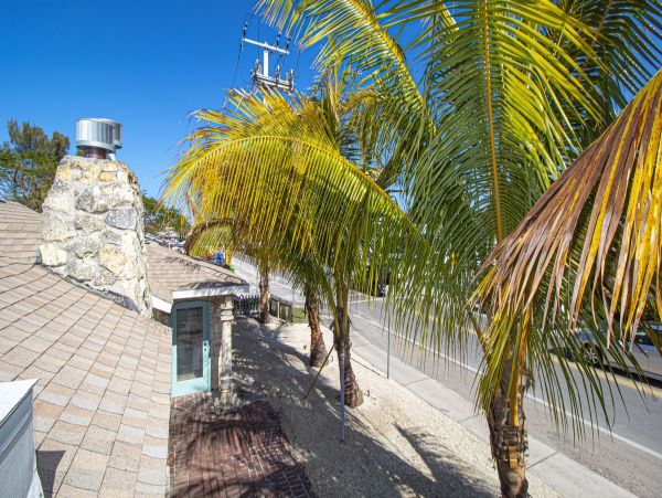 Charming Island Escape: A Classic 