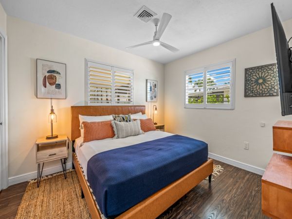 Canal Front Three Bedroom Vacation Home Sleeps 6