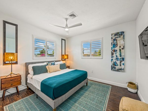 Canal Front Three Bedroom Vacation Home Sleeps 6