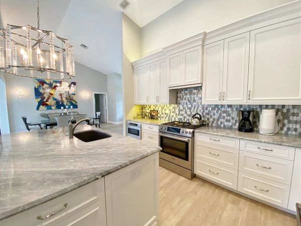 Naples Home 1010569