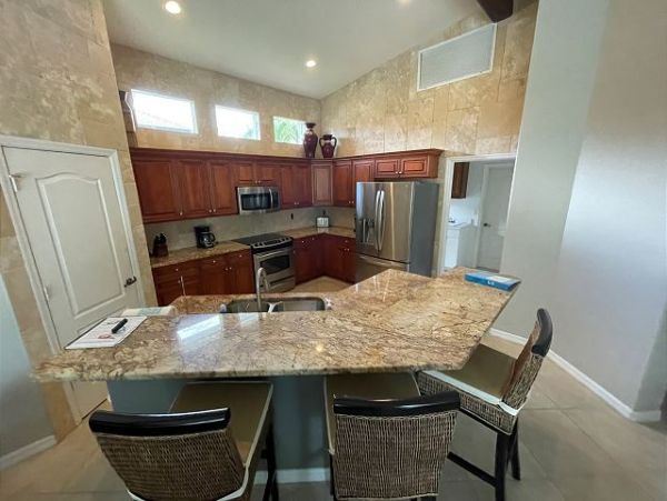 Naples Home 1010573