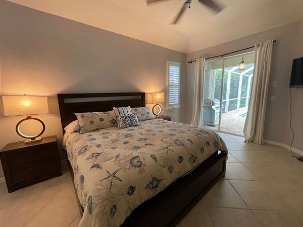Naples Home 1010573