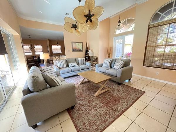 Naples Home 1010574