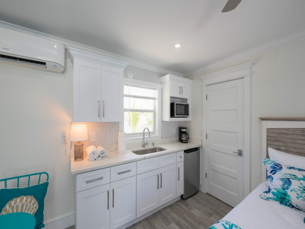 Main House & Guest House, Sleeps 8
