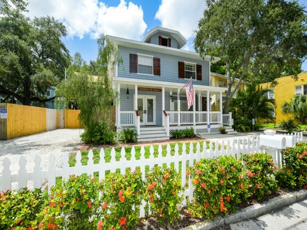 Bradenton Vacation Home Four Bedrooms Sleeps 8 Guests