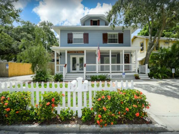 Bradenton Vacation Home Four Bedrooms Sleeps 8 Guests