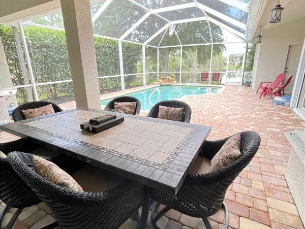 Naples Home 1010578