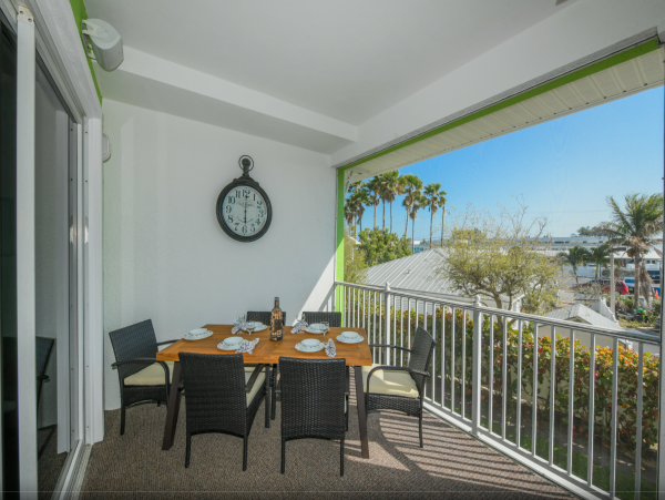 Bradenton Beach Lovely 3 Bedroom Condo Short Walk to Beach