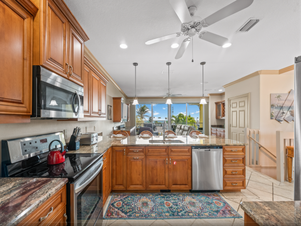 Bradenton Beach Lovely 3 Bedroom Condo Short Walk to Beach