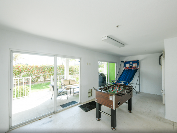 Bradenton Beach Lovely 3 Bedroom Condo Short Walk to Beach