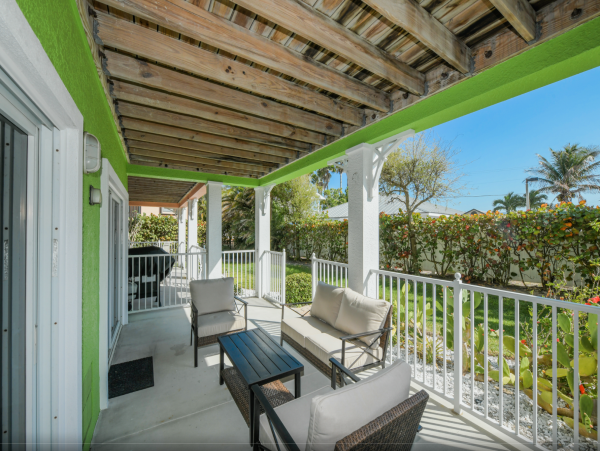 Bradenton Beach Lovely 3 Bedroom Condo Short Walk to Beach