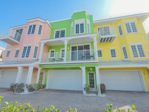 Bradenton Beach Lovely 3 Bedroom Condo Short Walk to Beach