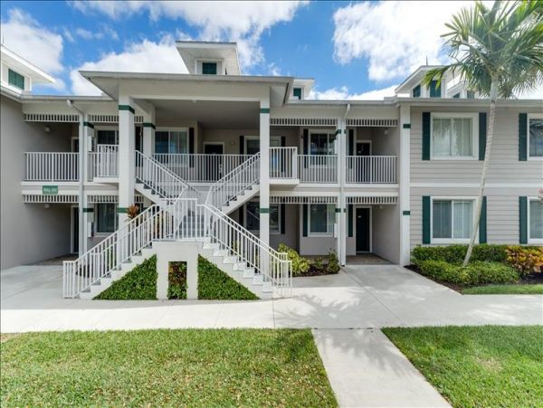 Naples Condo 1010585